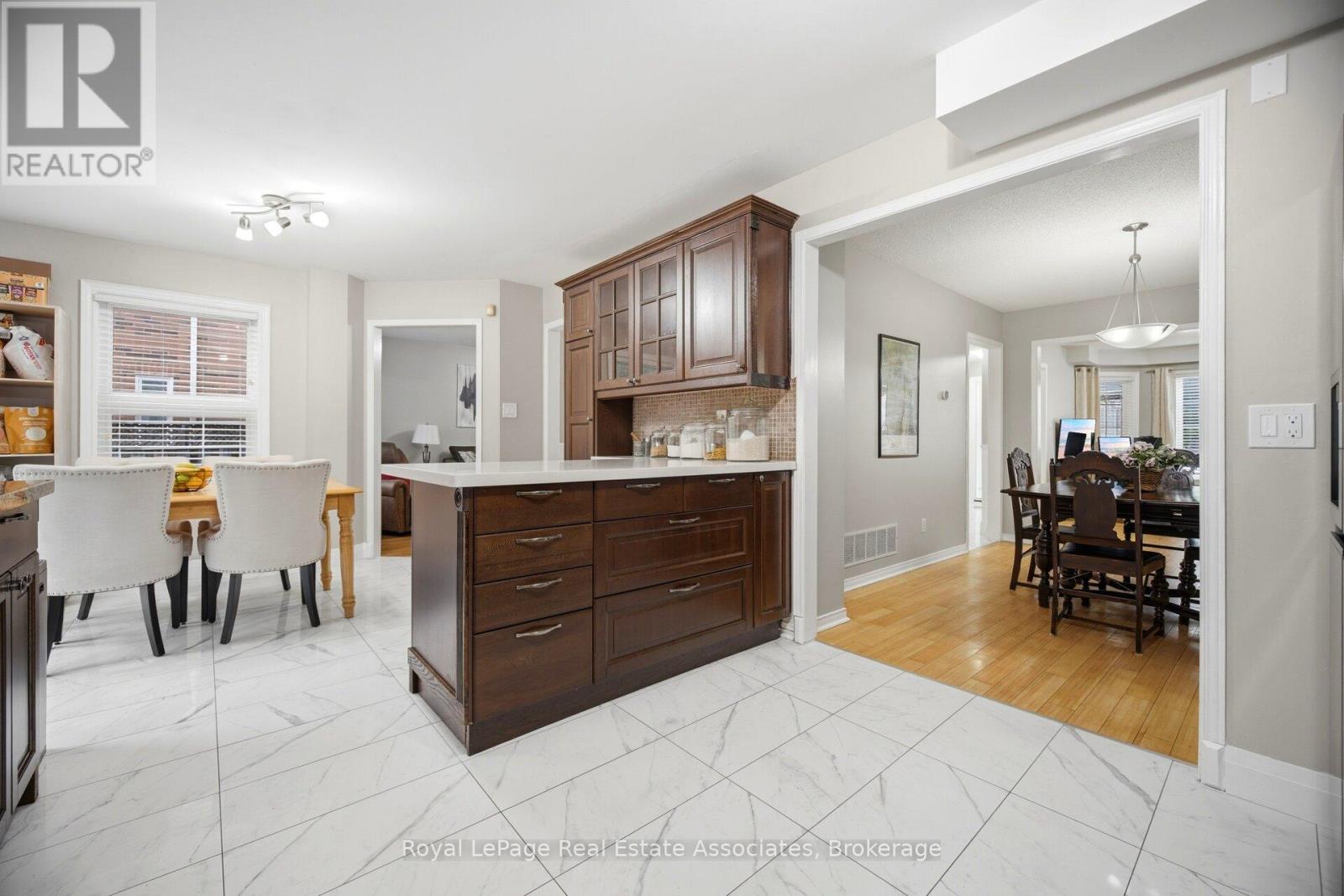 6343 Alderwood Trail, Mississauga, Ontario  L5N 6X1 - Photo 13 - W13462076