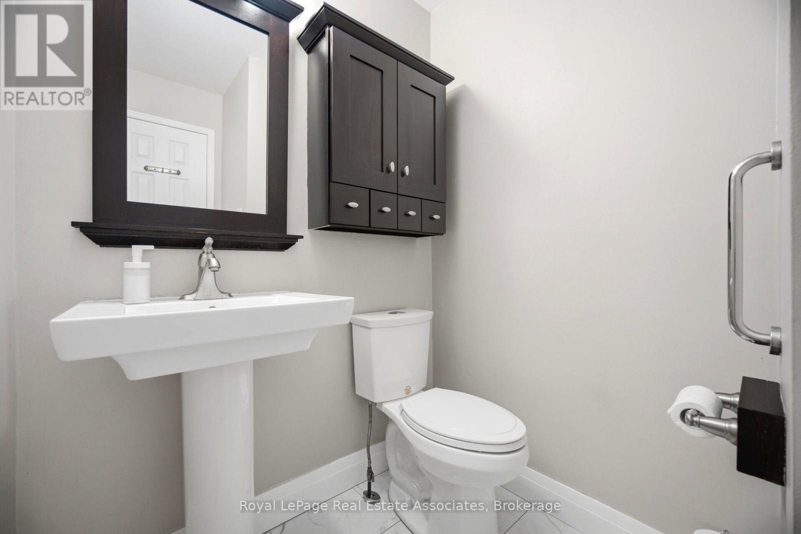 6343 Alderwood Trail, Mississauga, Ontario  L5N 6X1 - Photo 18 - W13462076