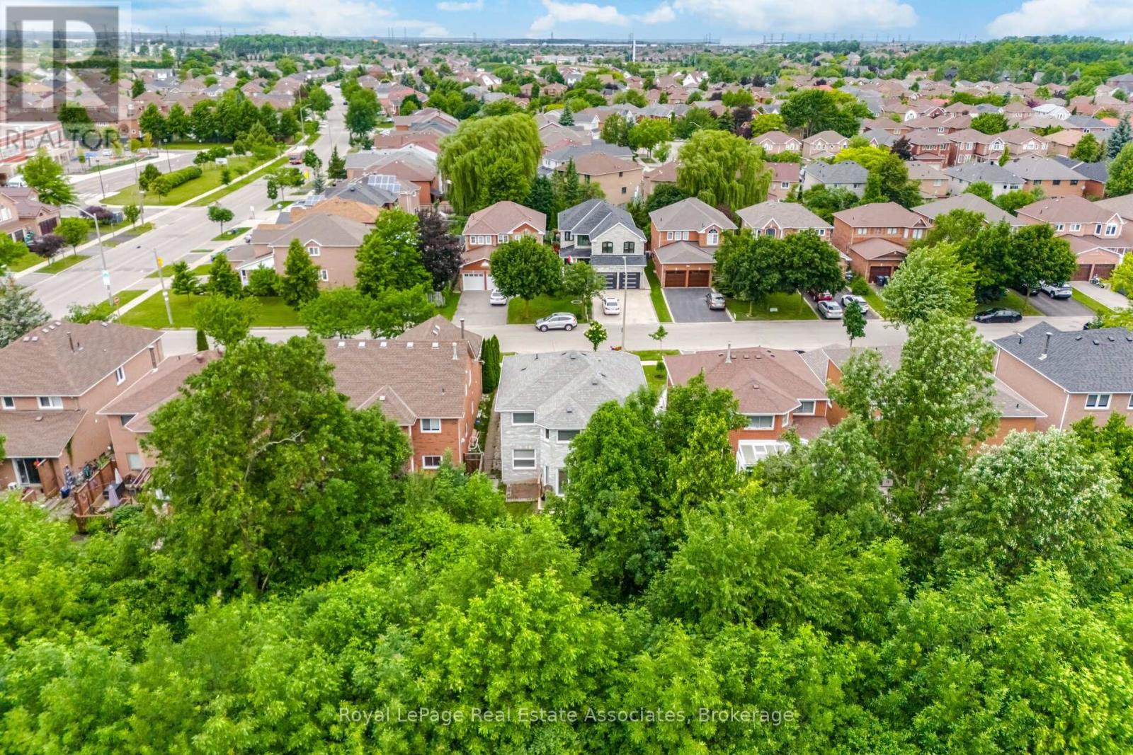 6343 Alderwood Trail, Mississauga, Ontario  L5N 6X1 - Photo 2 - W13462076