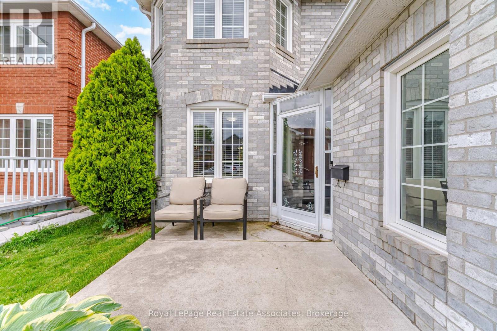 6343 Alderwood Trail, Mississauga, Ontario  L5N 6X1 - Photo 3 - W13462076