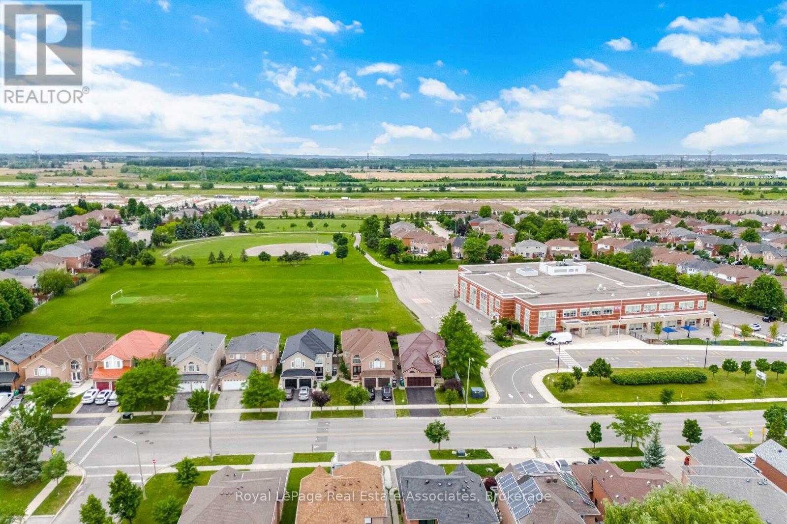 6343 Alderwood Trail, Mississauga, Ontario  L5N 6X1 - Photo 43 - W13462076