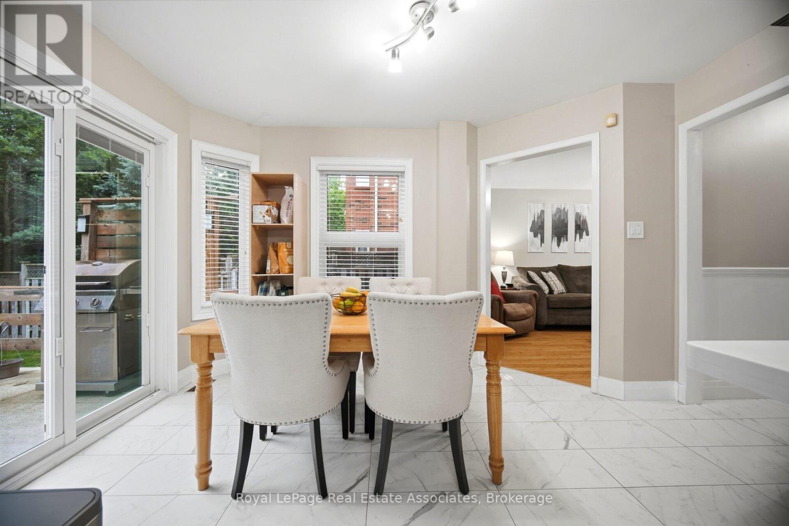 6343 Alderwood Trail, Mississauga, Ontario  L5N 6X1 - Photo 9 - W13462076