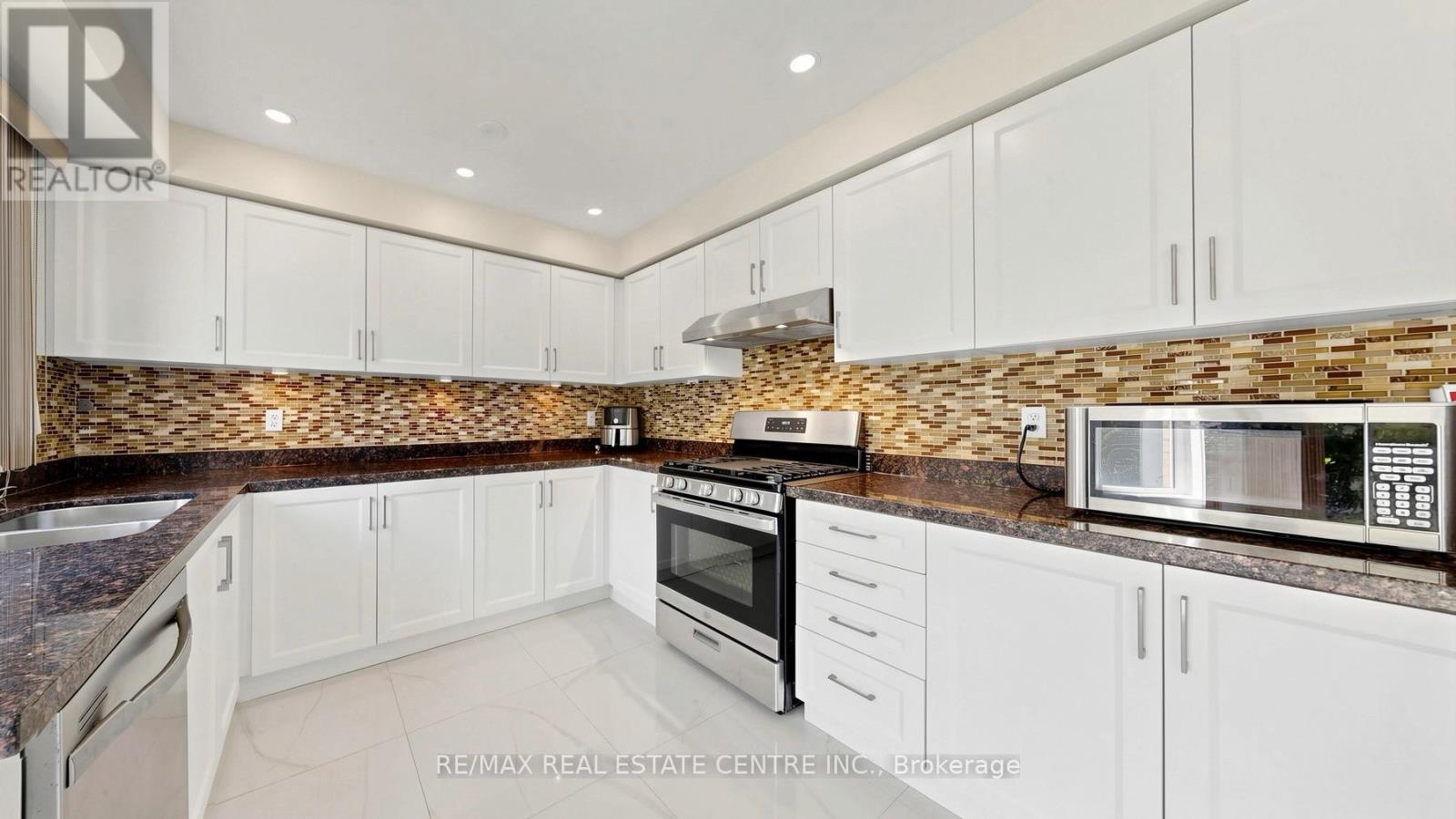 5973 Summerside Drive, Mississauga, Ontario  L5M 6K8 - Photo 10 - W13462078