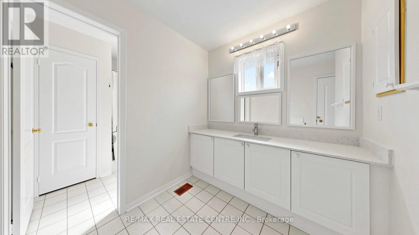 5973 Summerside Drive, Mississauga, Ontario  L5M 6K8 - Photo 31 - W13462078