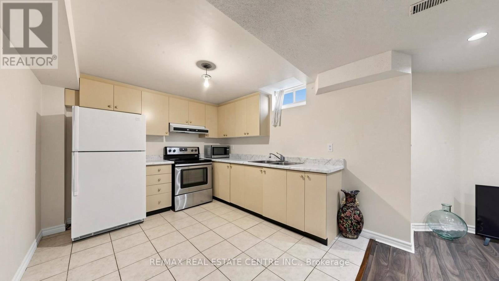 5973 Summerside Drive, Mississauga, Ontario  L5M 6K8 - Photo 37 - W13462078