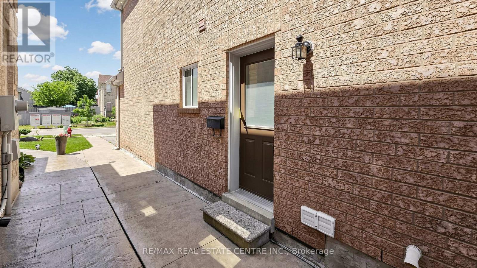 5973 Summerside Drive, Mississauga, Ontario  L5M 6K8 - Photo 47 - W13462078