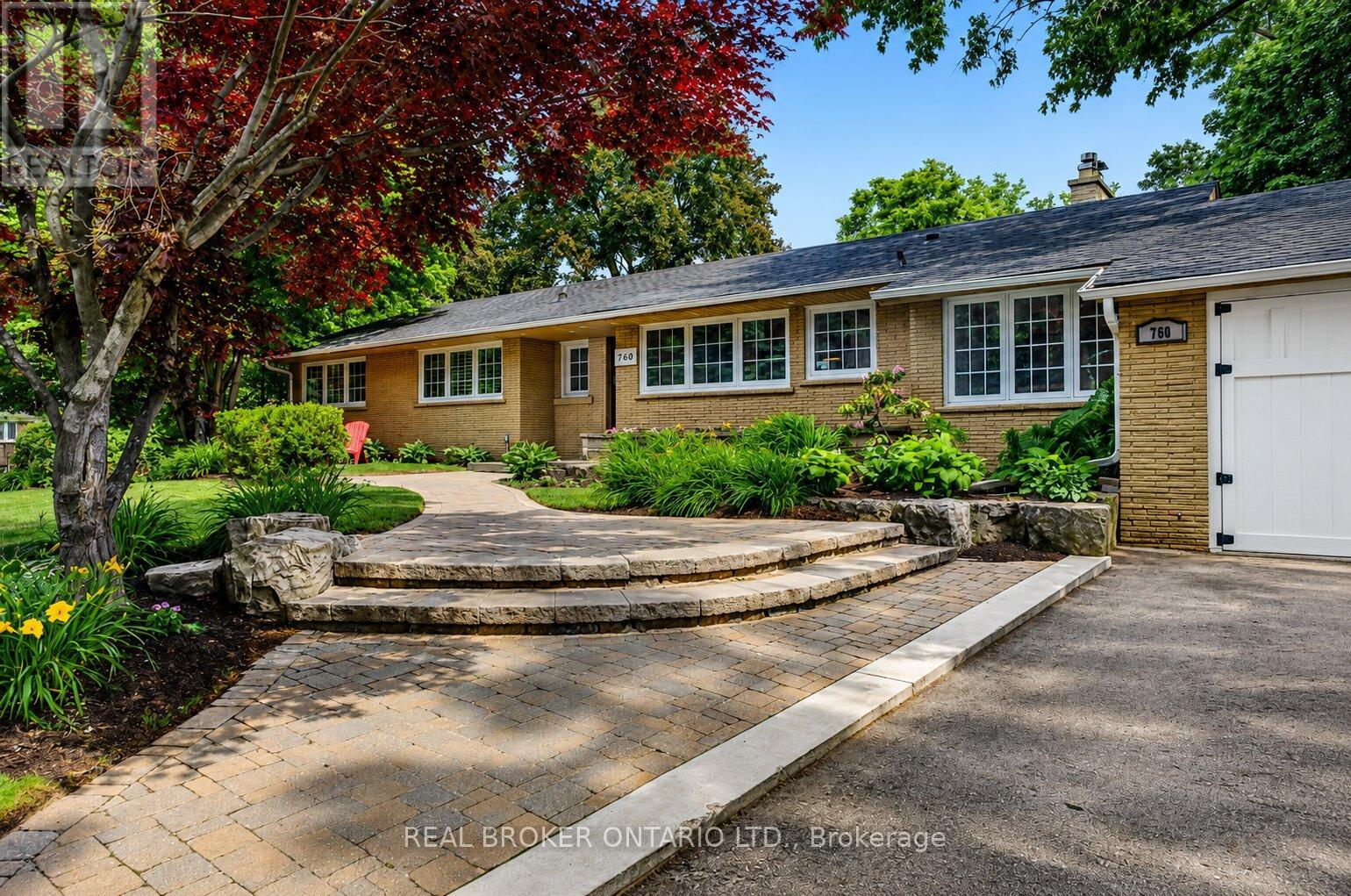 760 Kingsway Drive, Burlington, Ontario  L7T 3H4 - Photo 2 - W13462112