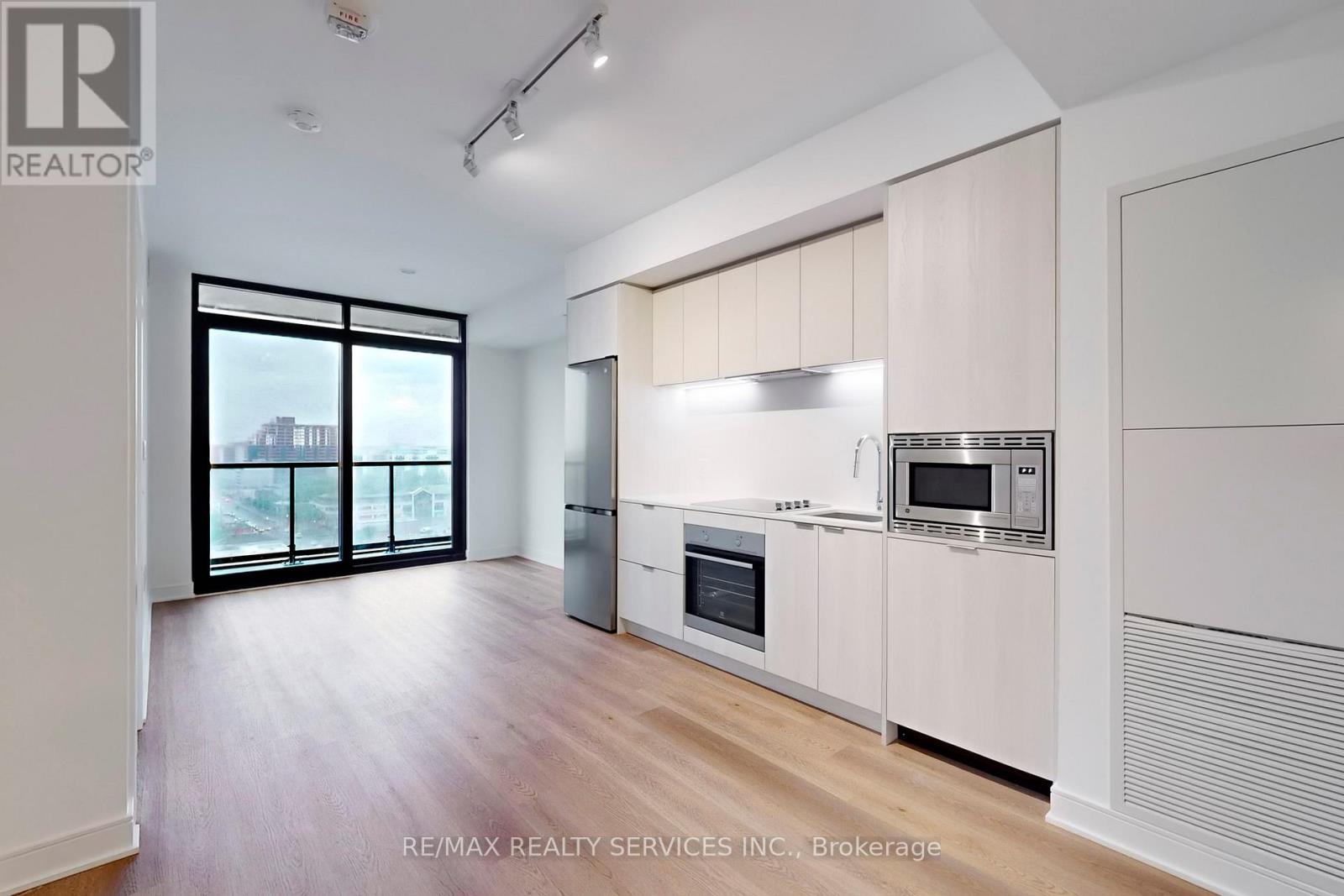 1320 - 86 Dundas Street E, Mississauga, Ontario  L5A 0B1 - Photo 2 - W13462132