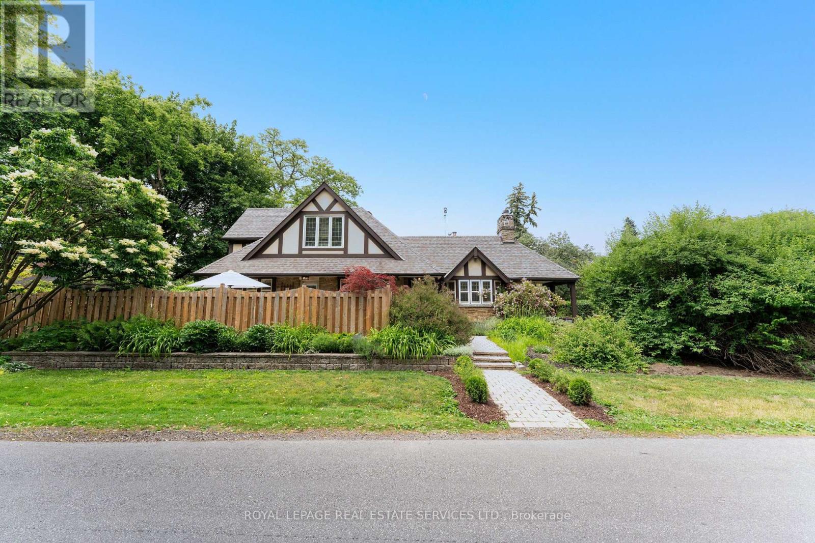 50 Brentwood Road S, Toronto, Ontario  M8Z 3N2 - Photo 2 - W13462136