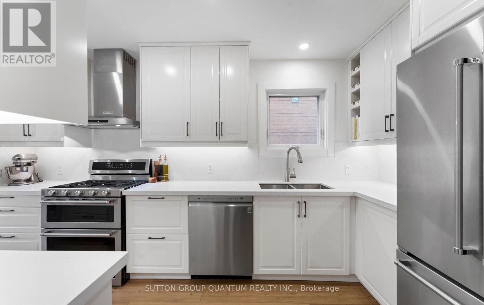 3329 Bobwhite Mews, Mississauga, Ontario  L5N 6E8 - Photo 12 - W13462172