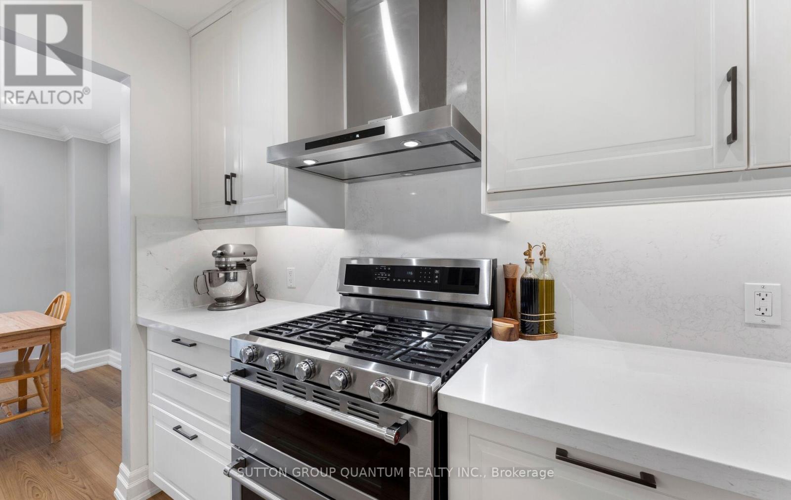 3329 Bobwhite Mews, Mississauga, Ontario  L5N 6E8 - Photo 15 - W13462172