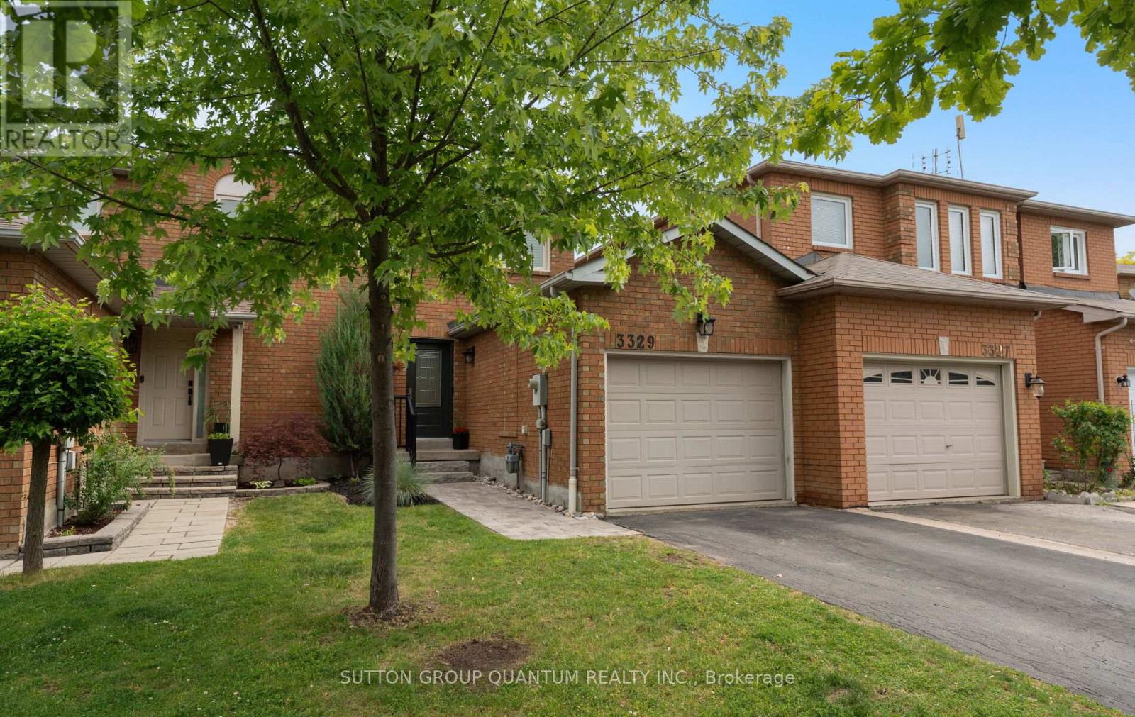 3329 Bobwhite Mews, Mississauga, Ontario  L5N 6E8 - Photo 2 - W13462172