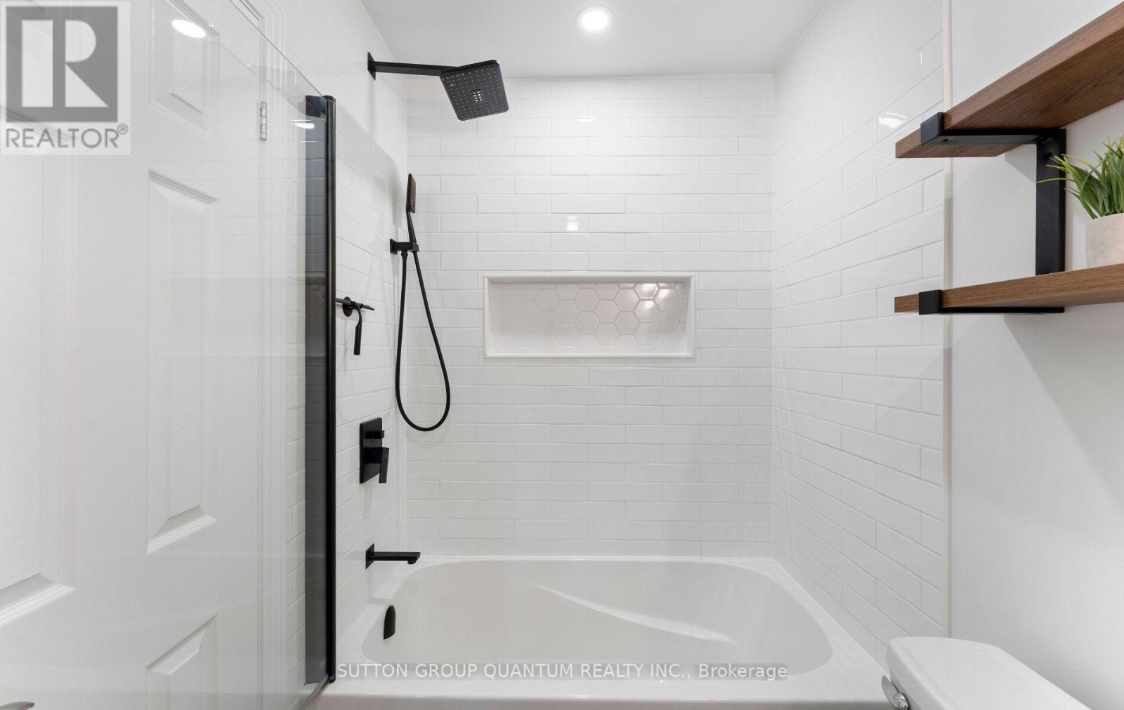 3329 Bobwhite Mews, Mississauga, Ontario  L5N 6E8 - Photo 22 - W13462172