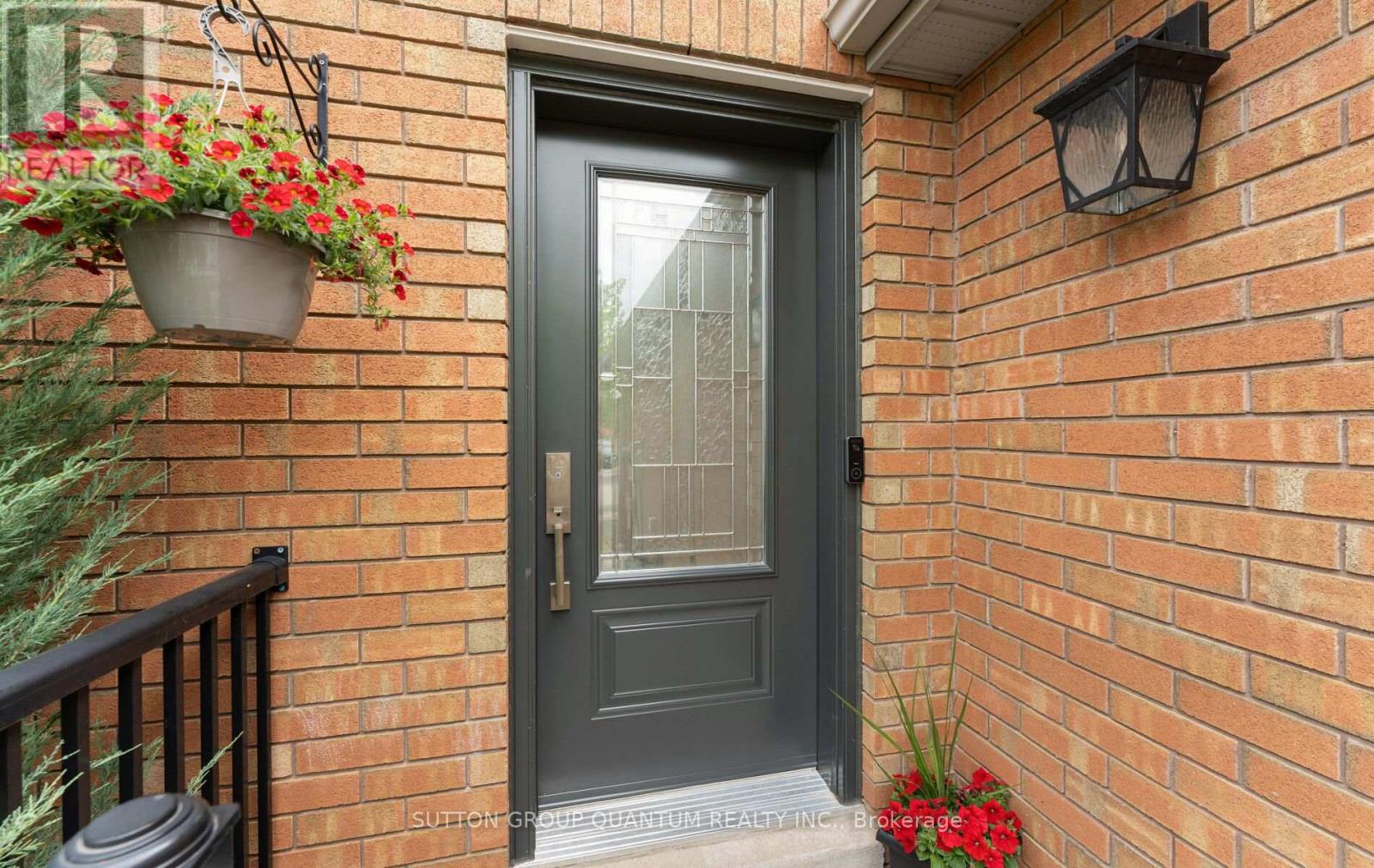 3329 Bobwhite Mews, Mississauga, Ontario  L5N 6E8 - Photo 4 - W13462172