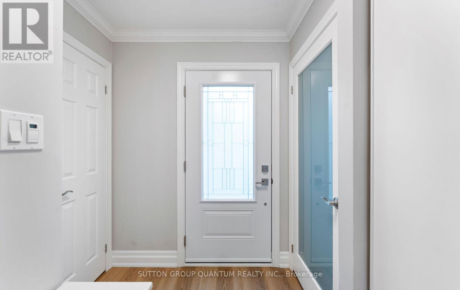 3329 Bobwhite Mews, Mississauga, Ontario  L5N 6E8 - Photo 5 - W13462172