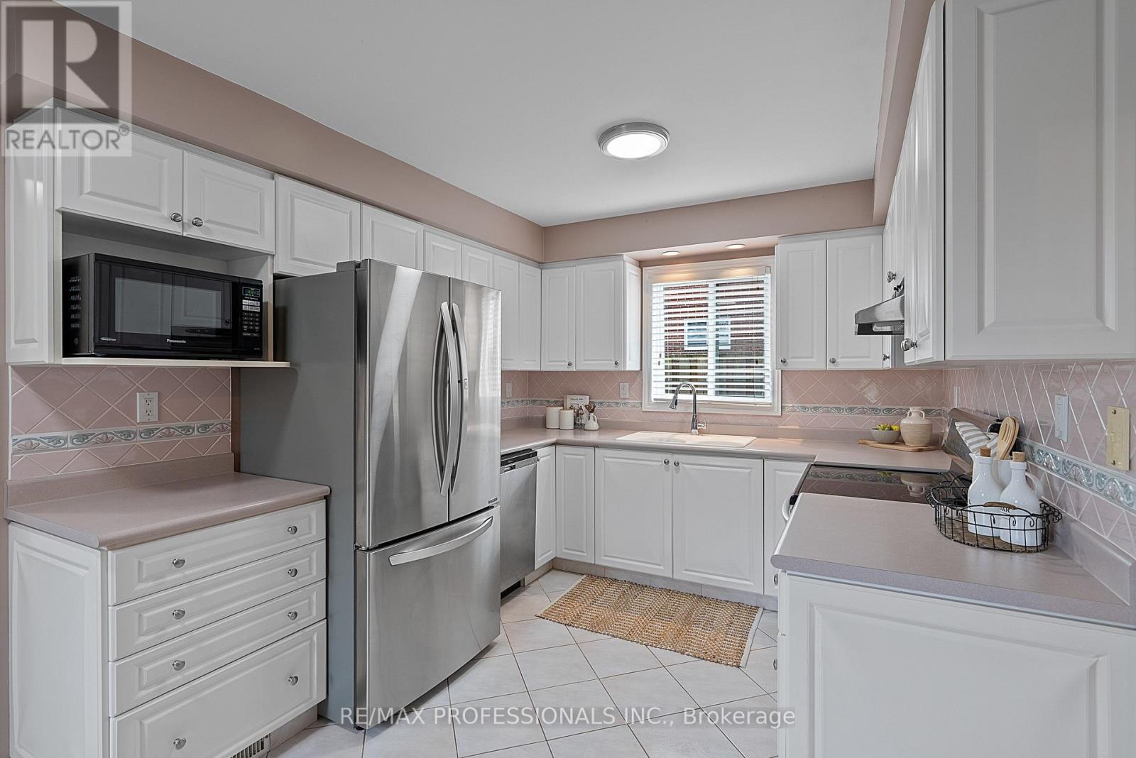 4169 Garrowhill Trail, Mississauga, Ontario  L4W 2H5 - Photo 13 - W13462192