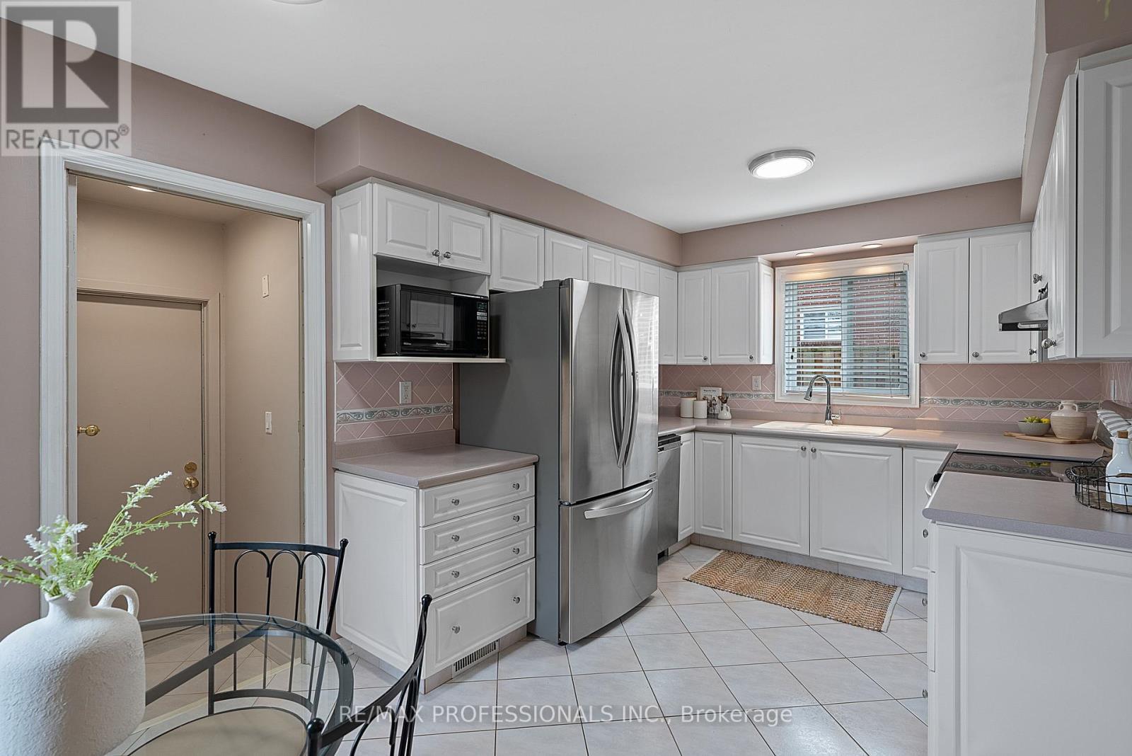 4169 Garrowhill Trail, Mississauga, Ontario  L4W 2H5 - Photo 15 - W13462192