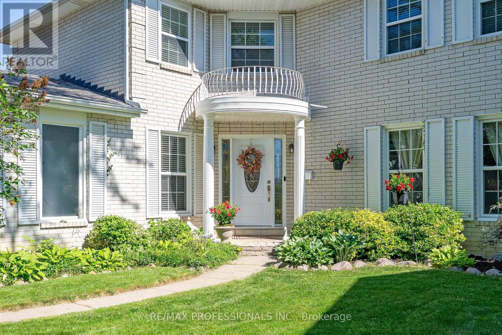 4169 Garrowhill Trail, Mississauga, Ontario  L4W 2H5 - Photo 2 - W13462192