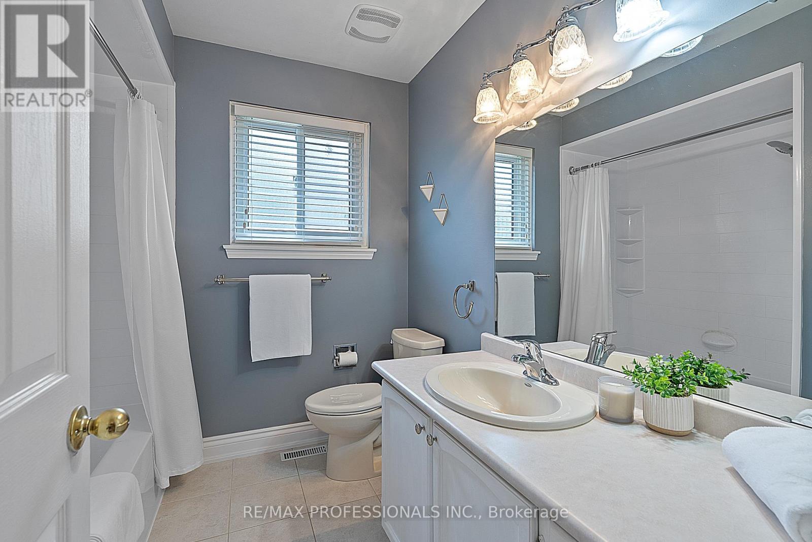 4169 Garrowhill Trail, Mississauga, Ontario  L4W 2H5 - Photo 31 - W13462192