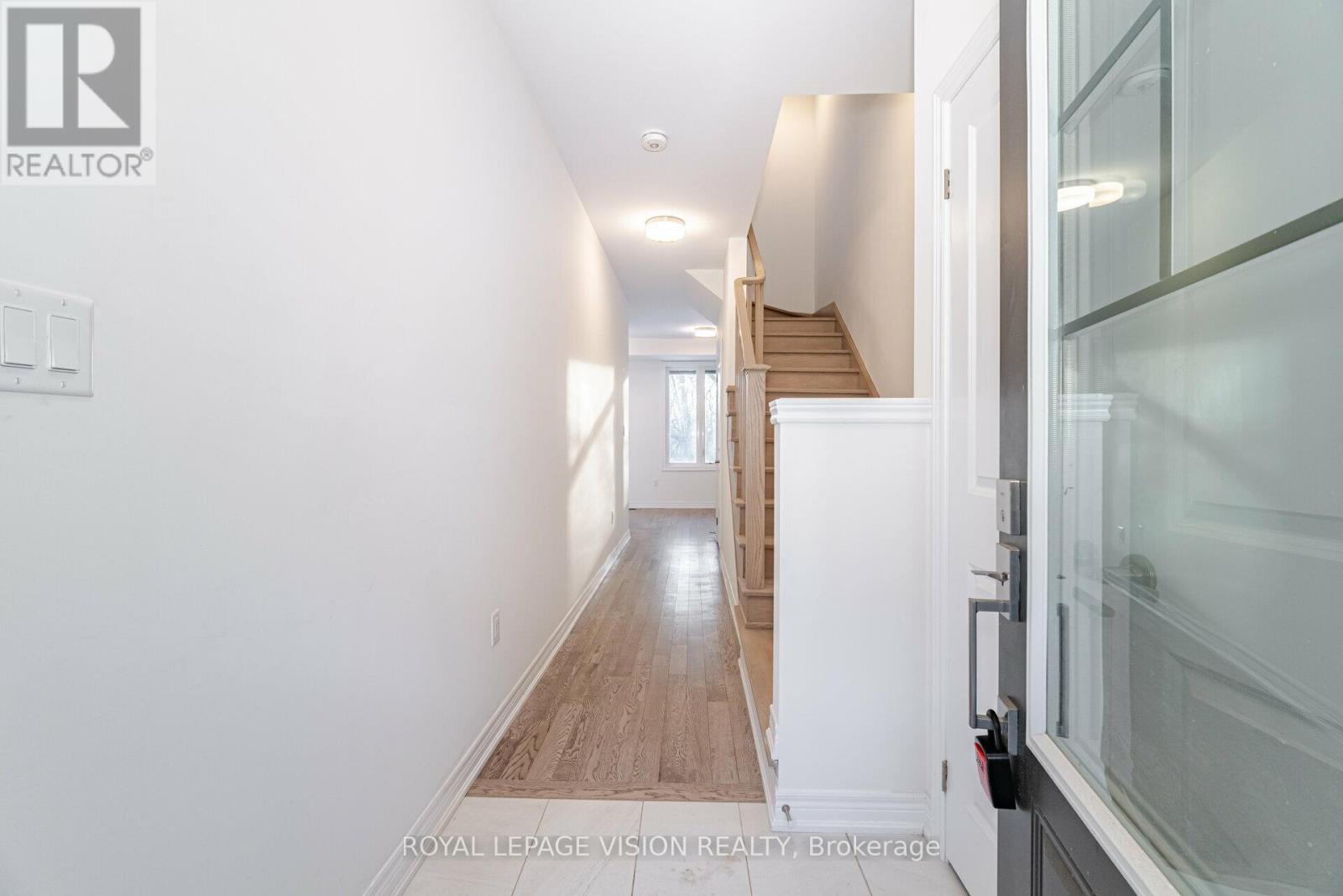 50 Folcroft Street, Brampton, Ontario  L6Y 6L3 - Photo 4 - W13462212