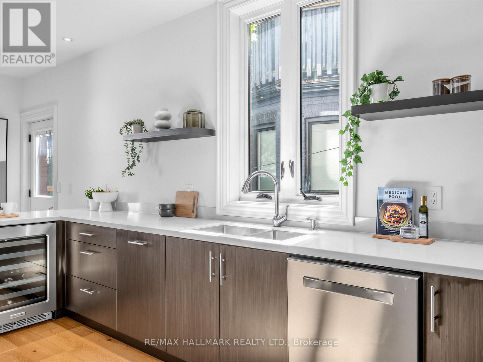 25 Grange Avenue, Toronto, Ontario  M5T 1C6 - Photo 14 - C13462276