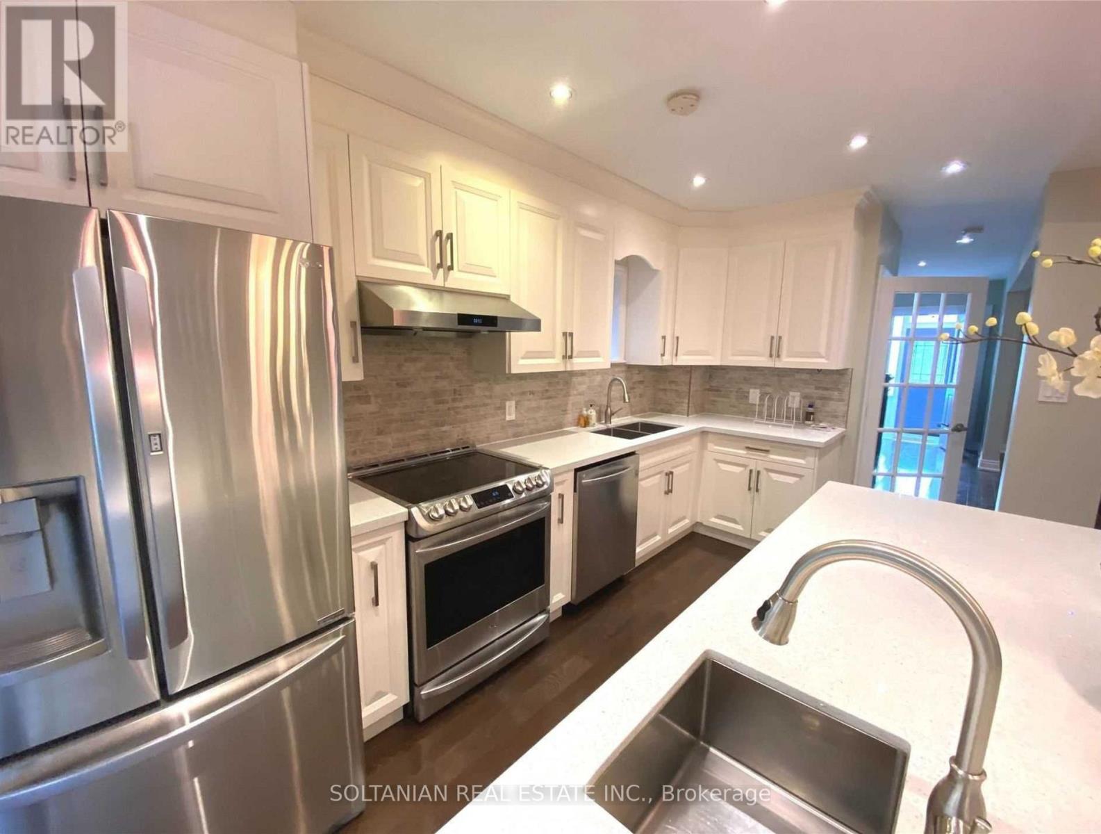 137 Colin Avenue, Toronto, Ontario  M5P 2C4 - Photo 14 - C13462294