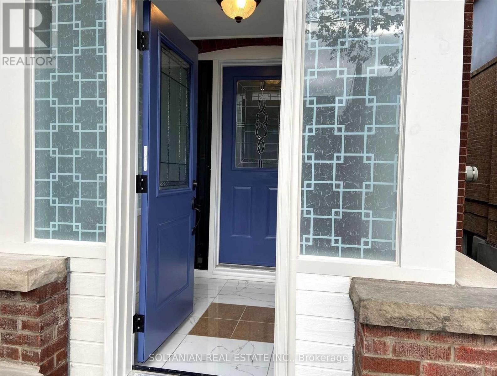 137 Colin Avenue, Toronto, Ontario  M5P 2C4 - Photo 2 - C13462294