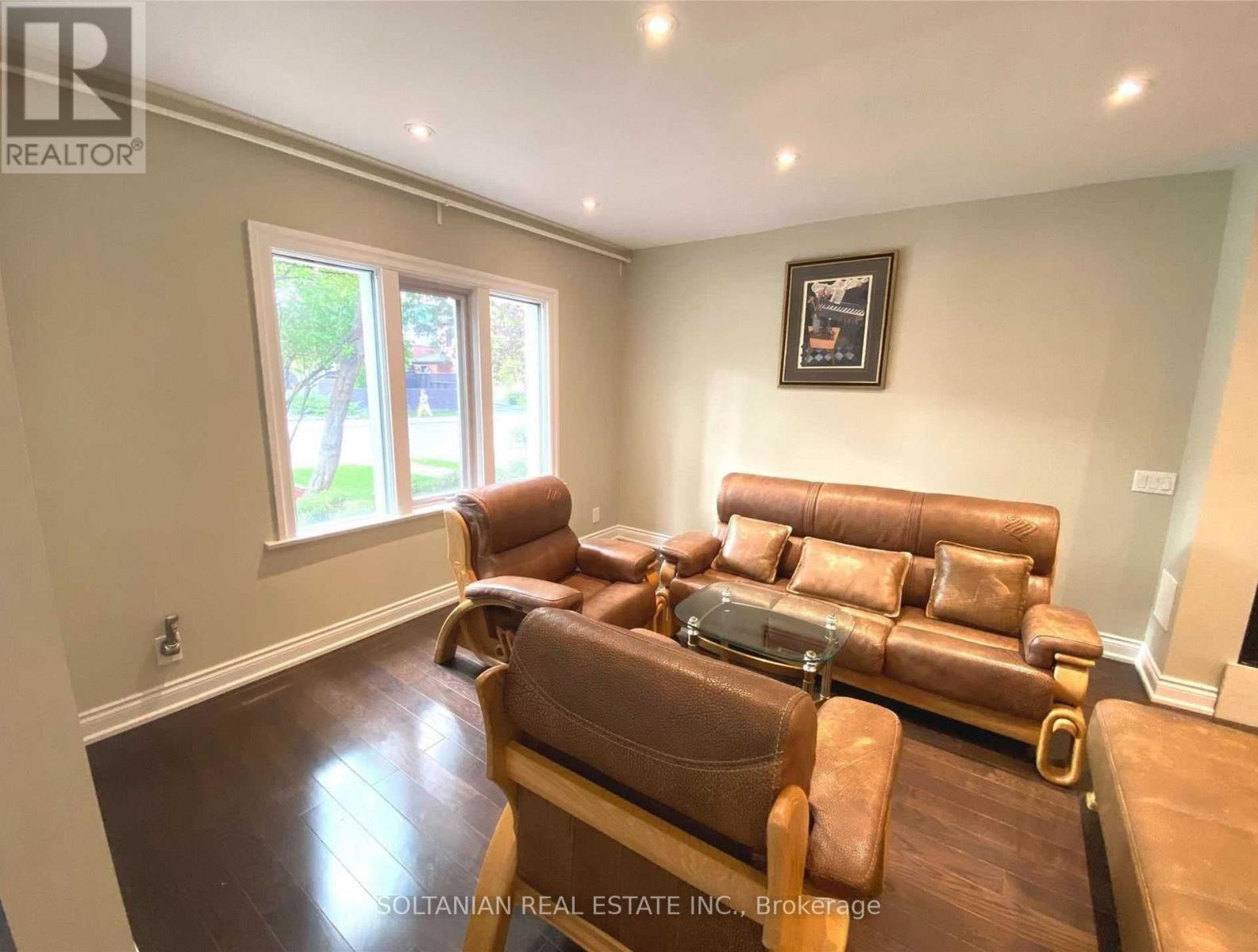 137 Colin Avenue, Toronto, Ontario  M5P 2C4 - Photo 7 - C13462294
