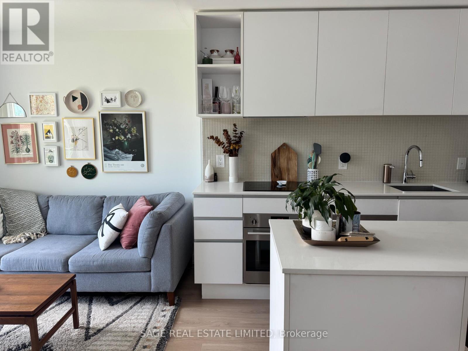 405 - 377 MADISON AVENUE, Toronto, Ontario