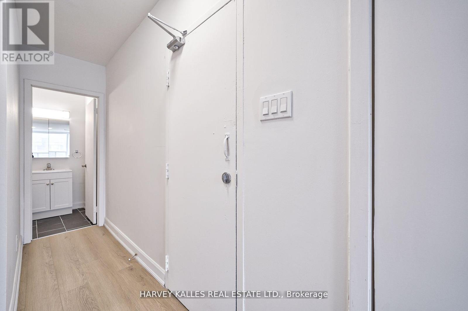 Unit 1 - 1046 Bathurst Street, Toronto, Ontario M5R 3G7 - Photo 4 - C13462504