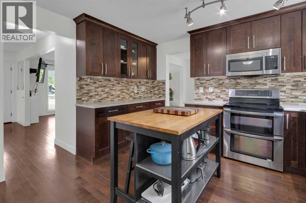 6104 Dalcastle Link, Calgary, Alberta  T3A 2P5 - Photo 11 - A2313874