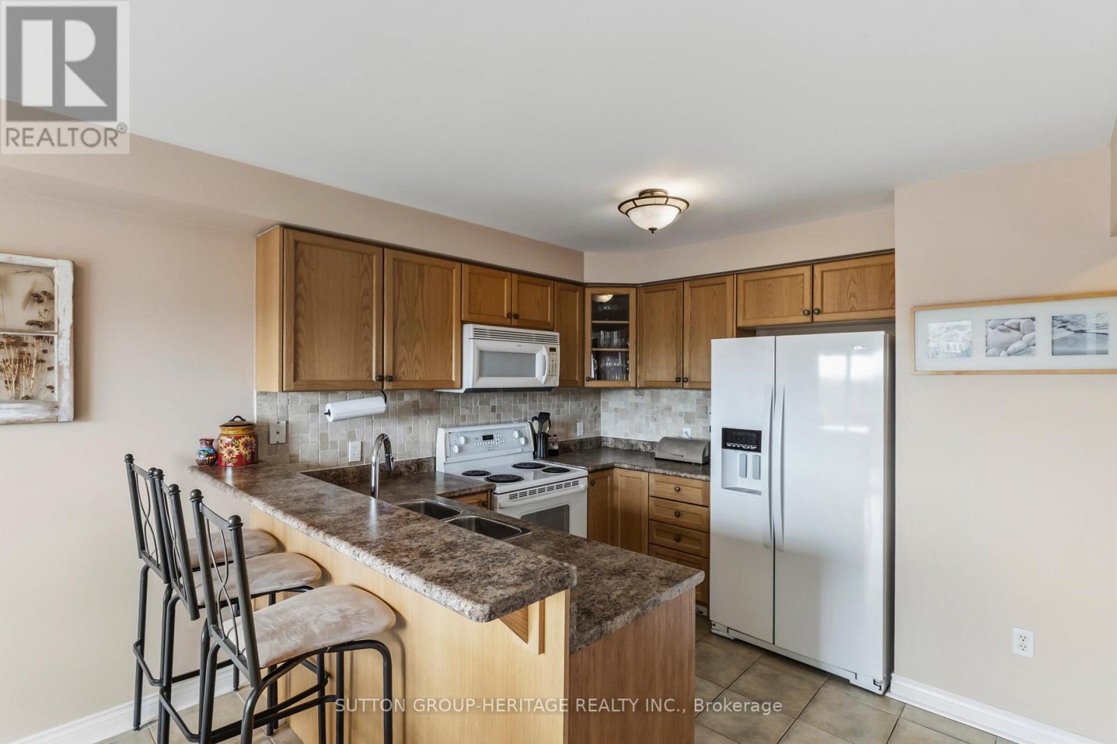 16 Nobbs Drive, Ajax, Ontario  L1T 4L9 - Photo 5 - E13462296