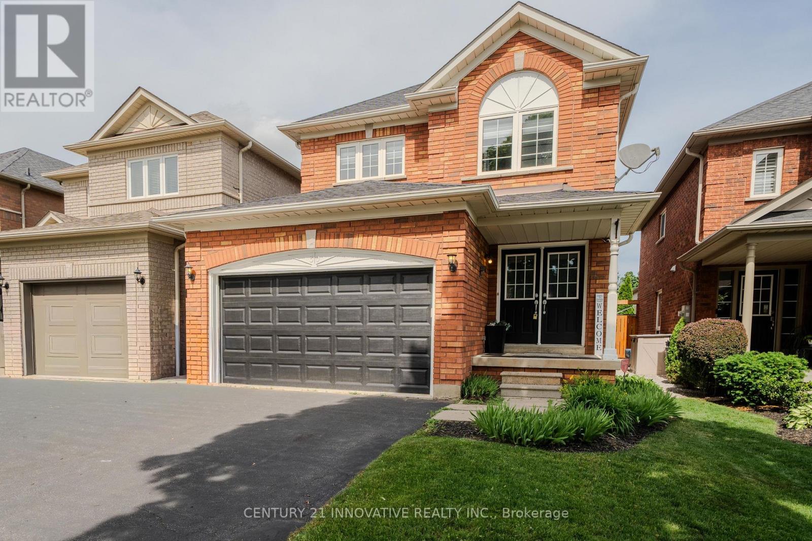 30 Castle Green Drive, Whitby, Ontario  L1R 2P9 - Photo 3 - E13462308