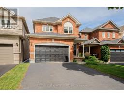 30 CASTLE GREEN DRIVE, Whitby, Ontario