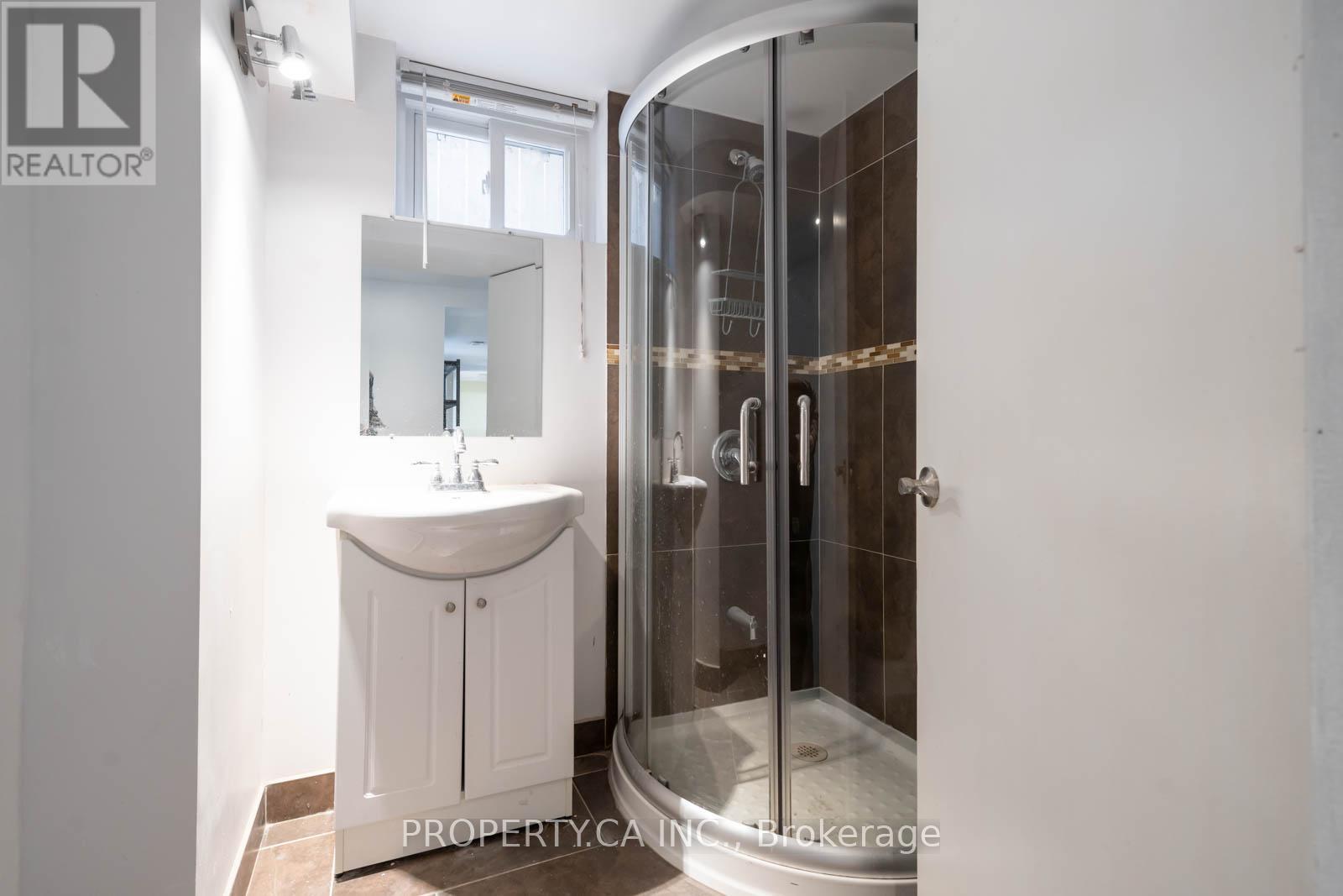 Lower - 46 Shrewsbury Square, Toronto, Ontario  M1T 1L2 - Photo 11 - E13462368