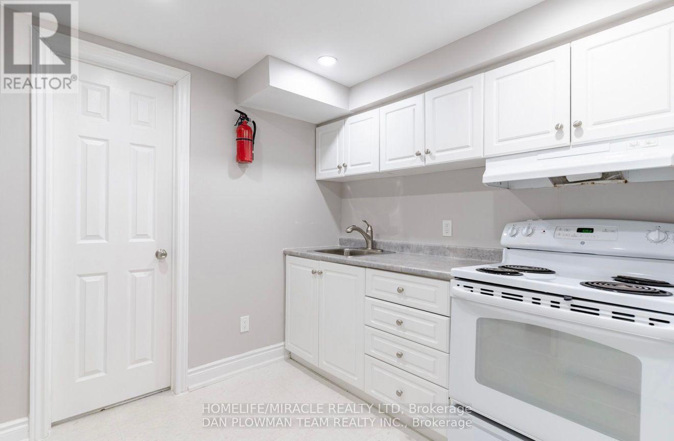BSMT - 3 TEDDINGTON CRESCENT, Whitby, Ontario