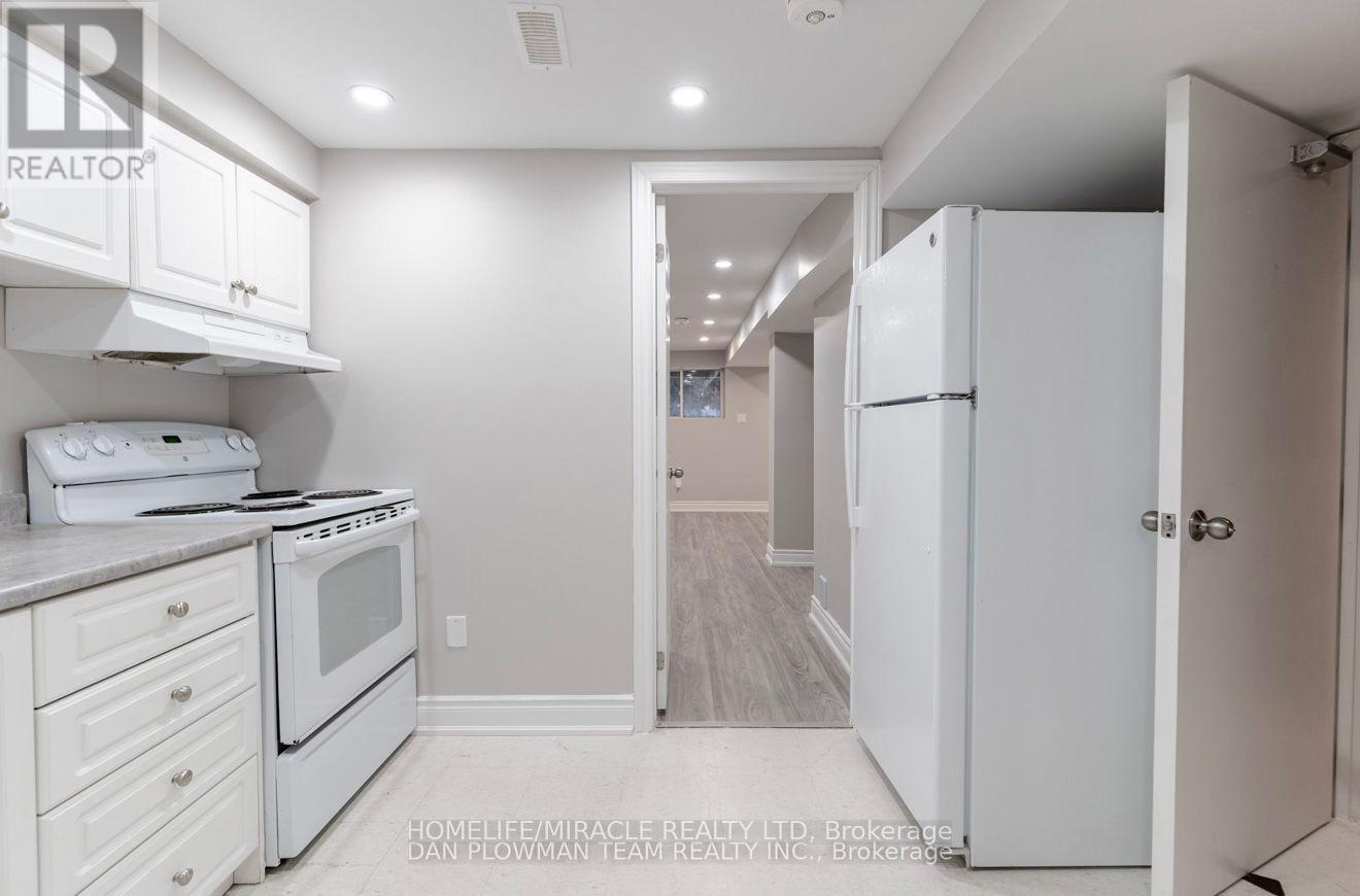 Bsmt - 3 Teddington Crescent, Whitby, Ontario  L1R 1S4 - Photo 2 - E13462422