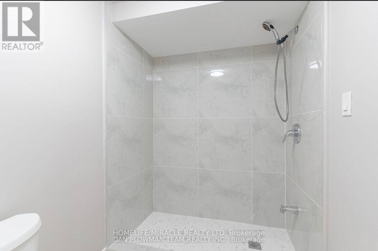 Bsmt - 3 Teddington Crescent, Whitby, Ontario  L1R 1S4 - Photo 4 - E13462422