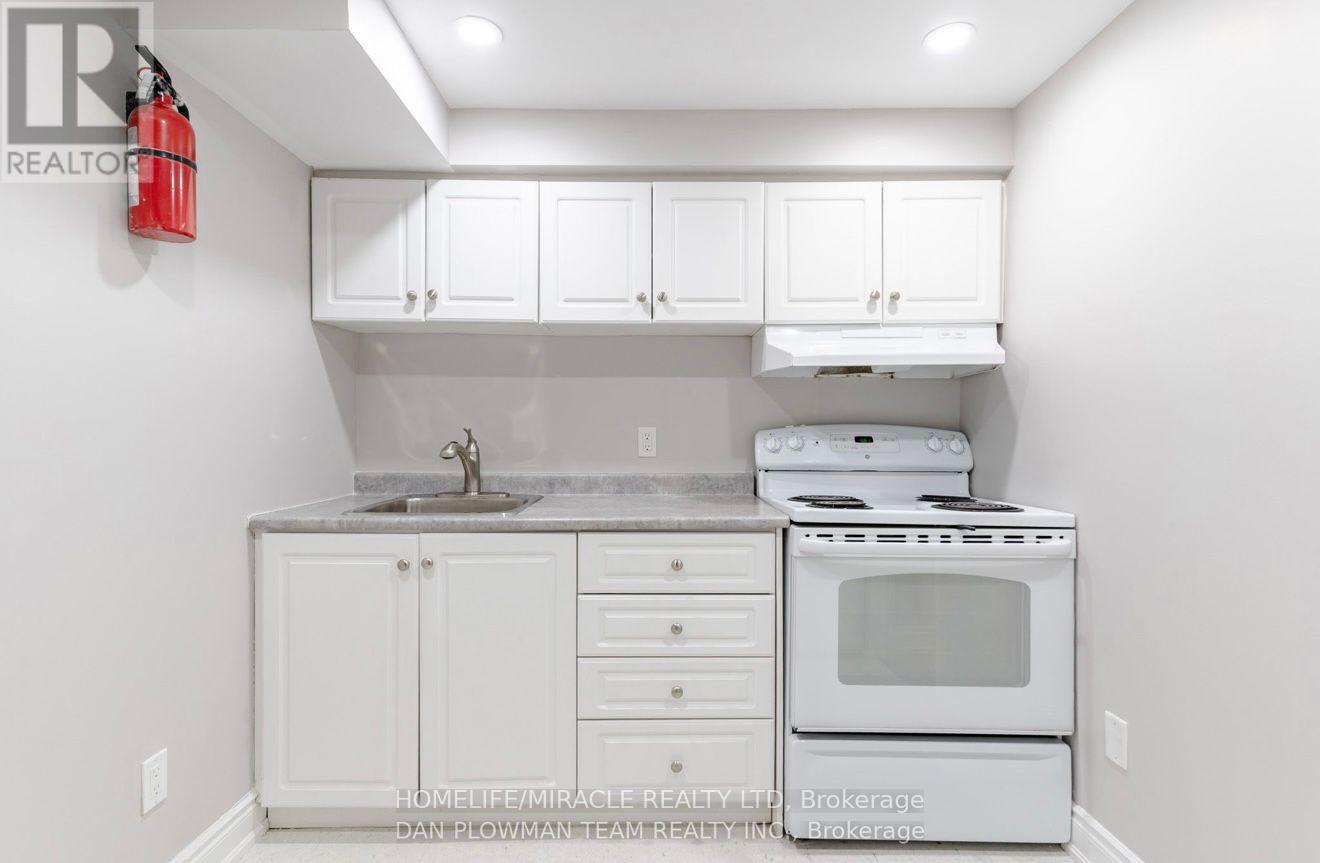 Bsmt - 3 Teddington Crescent, Whitby, Ontario  L1R 1S4 - Photo 6 - E13462422