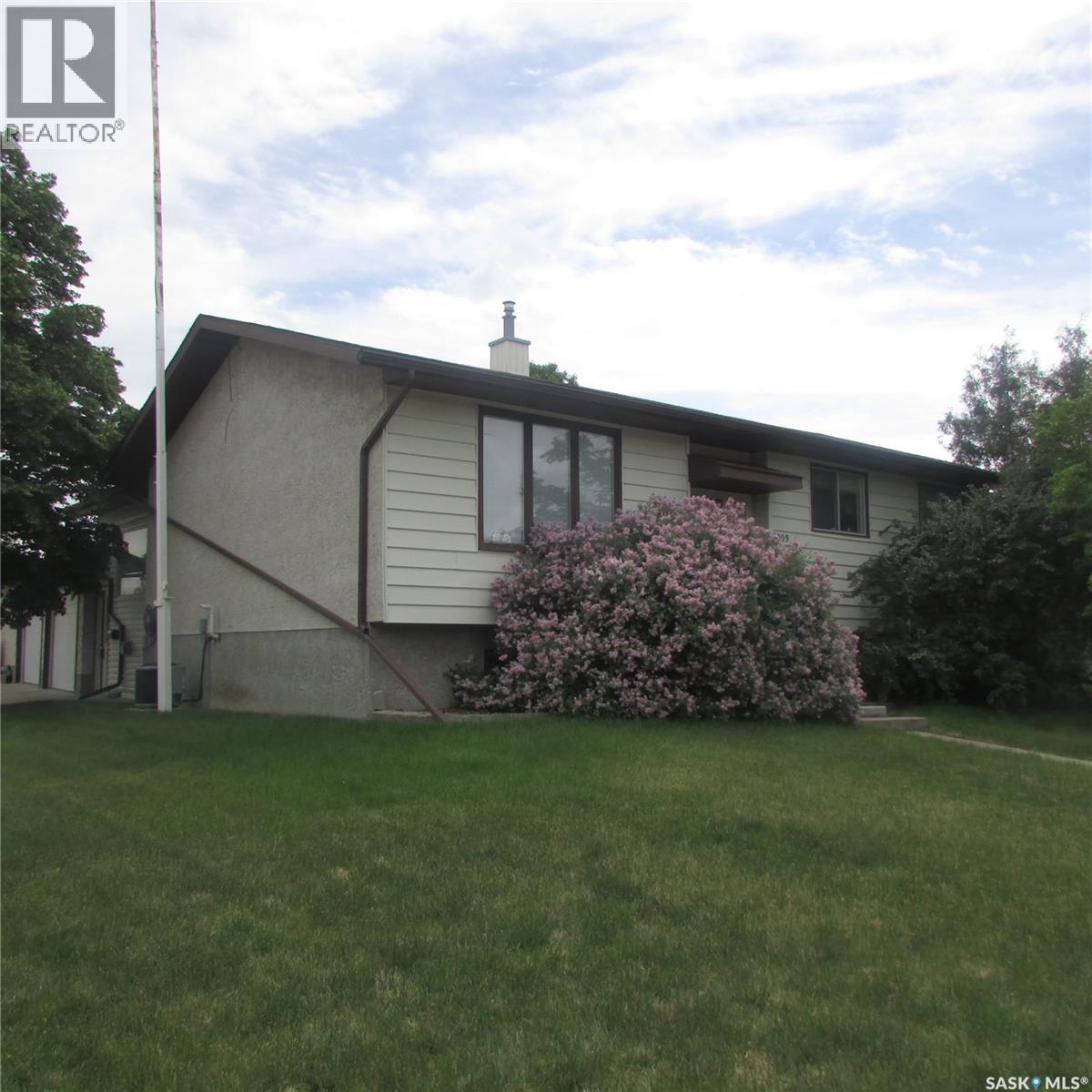 3003 Doan Drive, Regina, Saskatchewan  S4V 1H6 - Photo 1 - SK039937