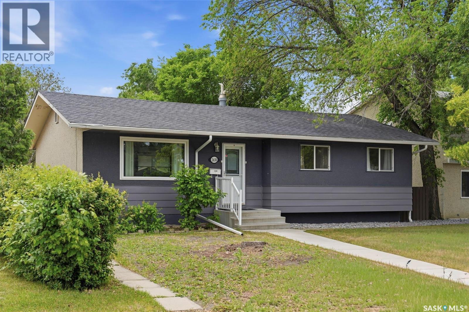 2638 Eastview, Saskatoon, Saskatchewan  S7J 3G8 - Photo 1 - SK039836