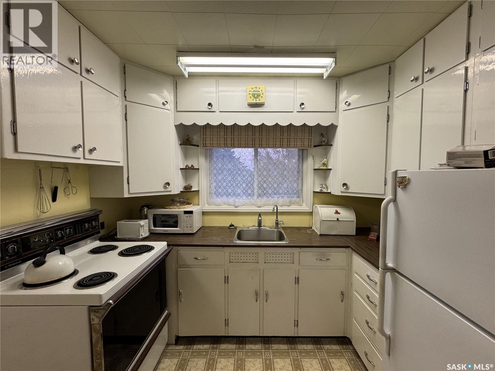 306 6th Avenue E, Biggar, Saskatchewan  S0K 0M0 - Photo 5 - SK039759