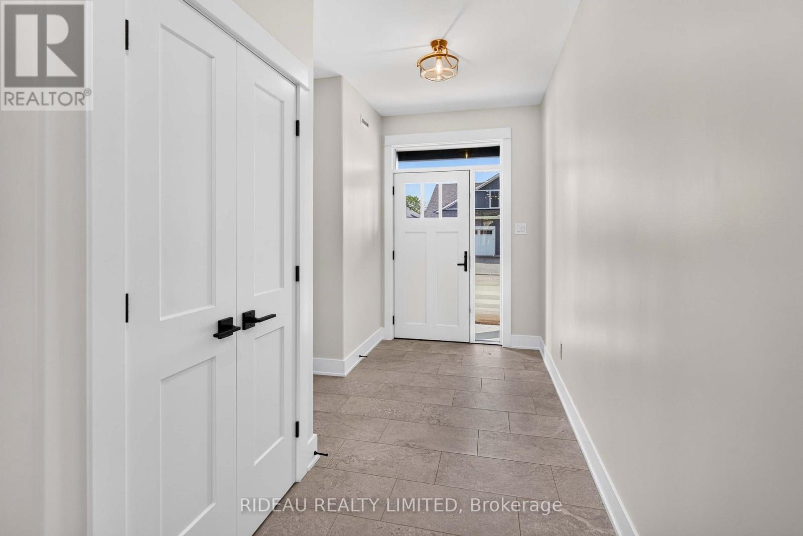 126 Hearthside Drive, Westport, Ontario  K0G 1X0 - Photo 2 - X12827574