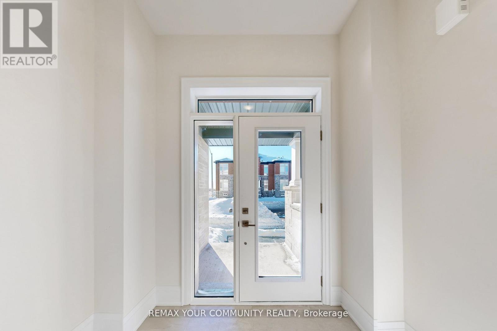 44 Schmeltzer Crescent, Richmond Hill, Ontario  L4E 1A2 - Photo 2 - N13462322