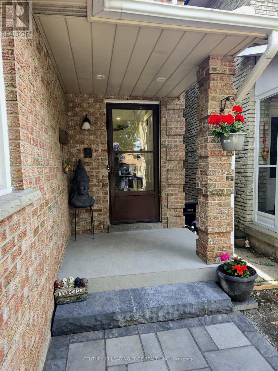 Main Flr - 11 Radford Crescent, Markham, Ontario  L3P 4A2 - Photo 3 - N13462330