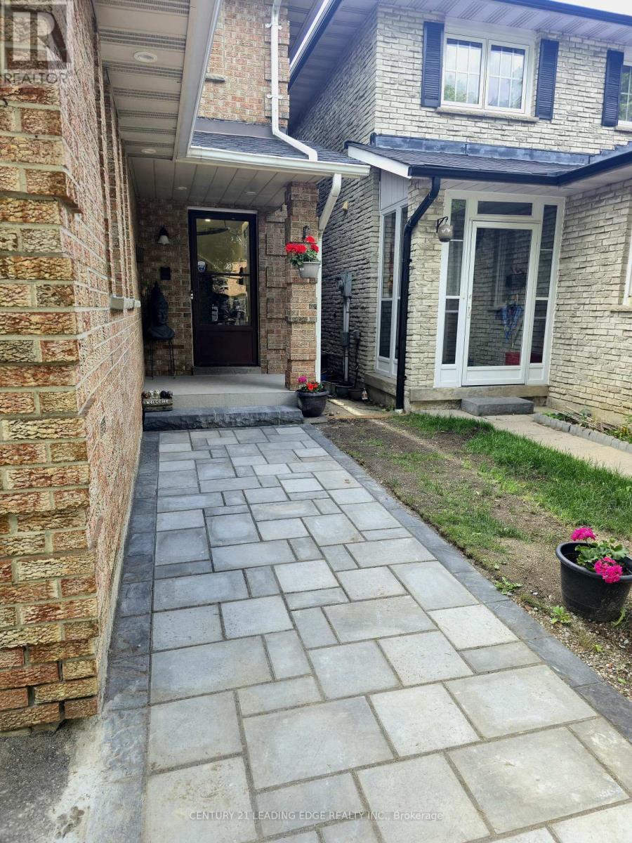 Main Flr - 11 Radford Crescent, Markham, Ontario  L3P 4A2 - Photo 6 - N13462330