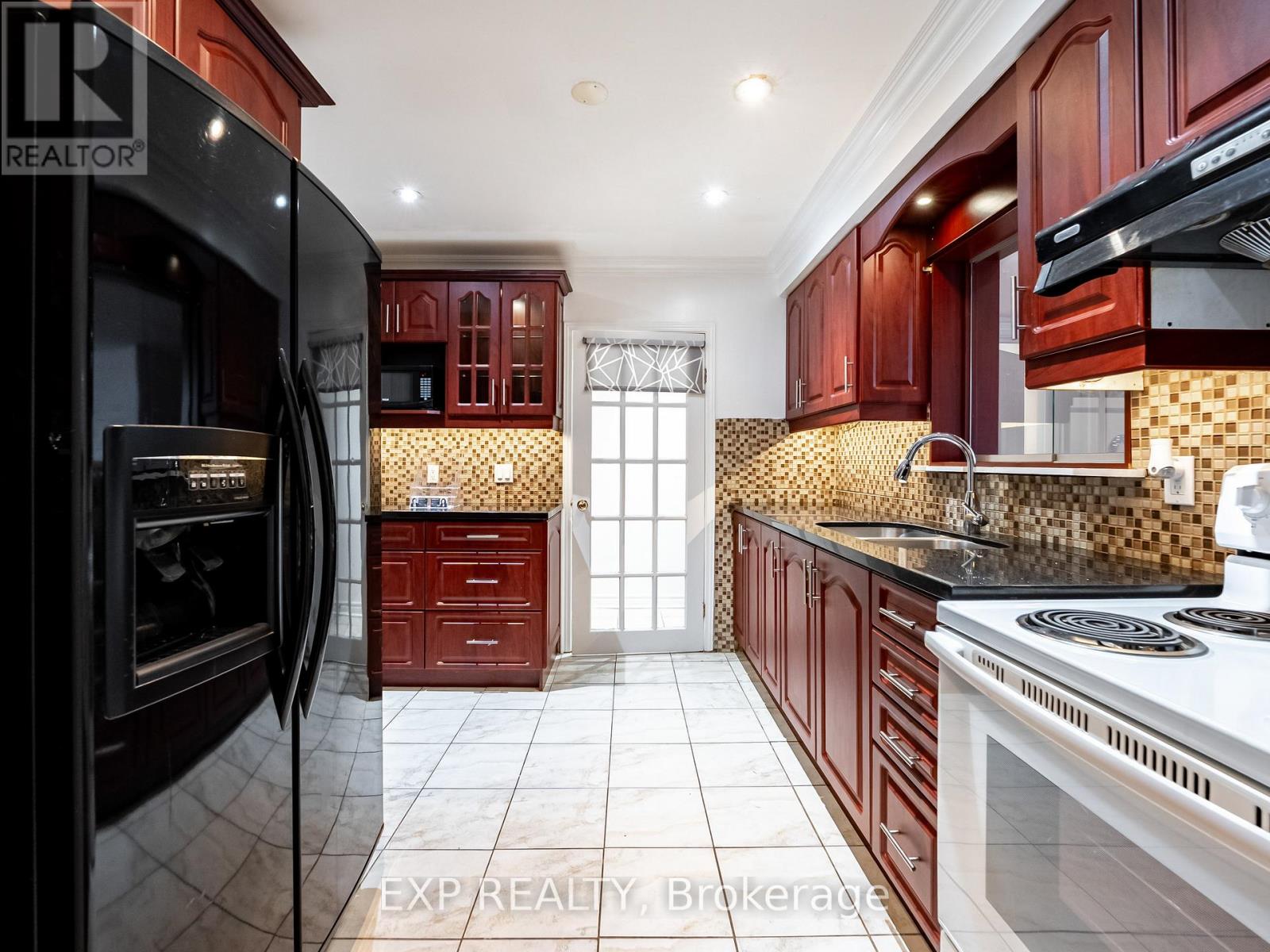 28 Lakeland Crescent, Richmond Hill, Ontario  L4E 2Z8 - Photo 11 - N13462452