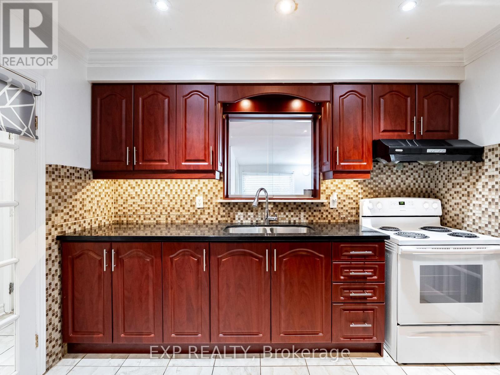 28 Lakeland Crescent, Richmond Hill, Ontario  L4E 2Z8 - Photo 14 - N13462452