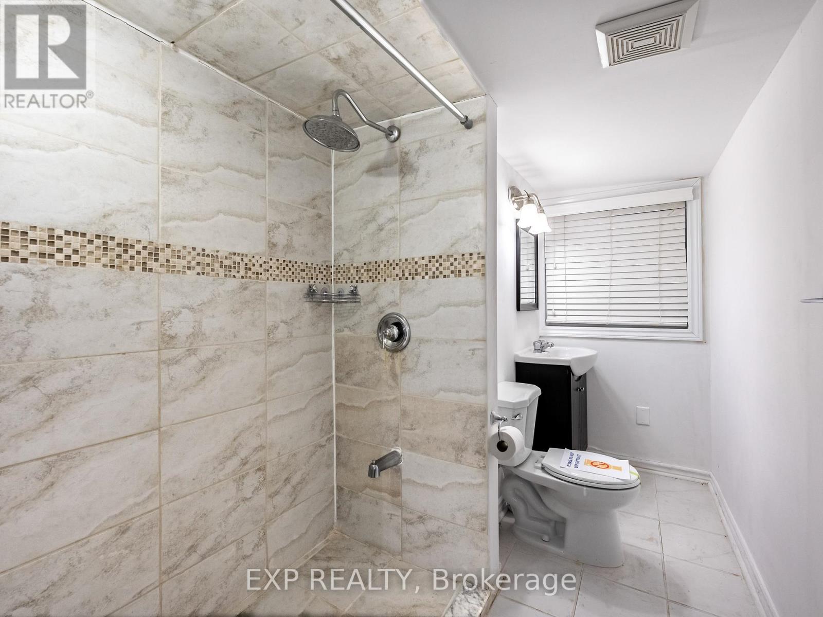 28 Lakeland Crescent, Richmond Hill, Ontario  L4E 2Z8 - Photo 16 - N13462452