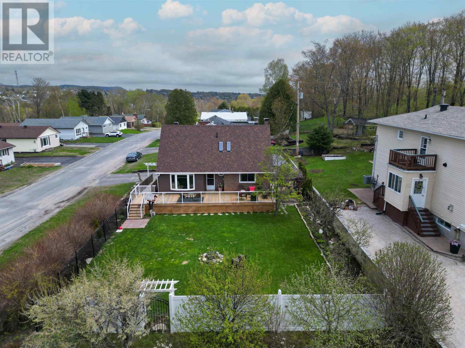 31 Kain Cres, Elliot Lake, Ontario  P5A 1C3 - Photo 3 - SM261215